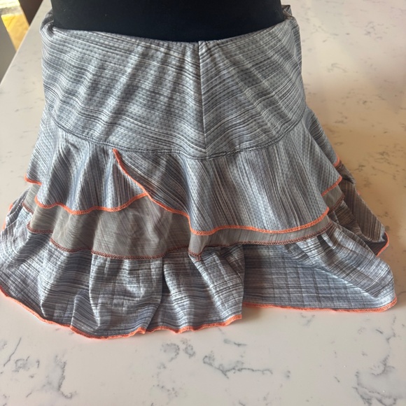 LUCKY IN LOVE WOMEN'S SIZE SMALL TENNIS/PICKLE BALL SKIRT GREY & CORAL - Picture 1 of 7